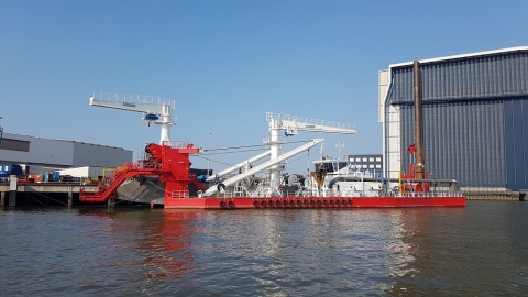 Stiff Boom Cranes 8t at 14m and 14t at 10m